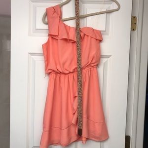 One-shoulder dress with belt